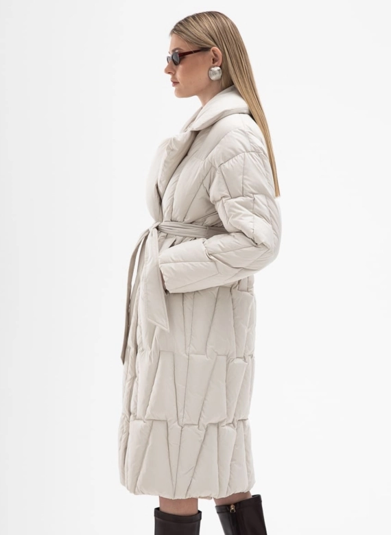 Женский пуховик с английским воротником