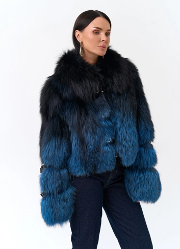 Шуба из меха чернобурой лисы с декоративными ремешками