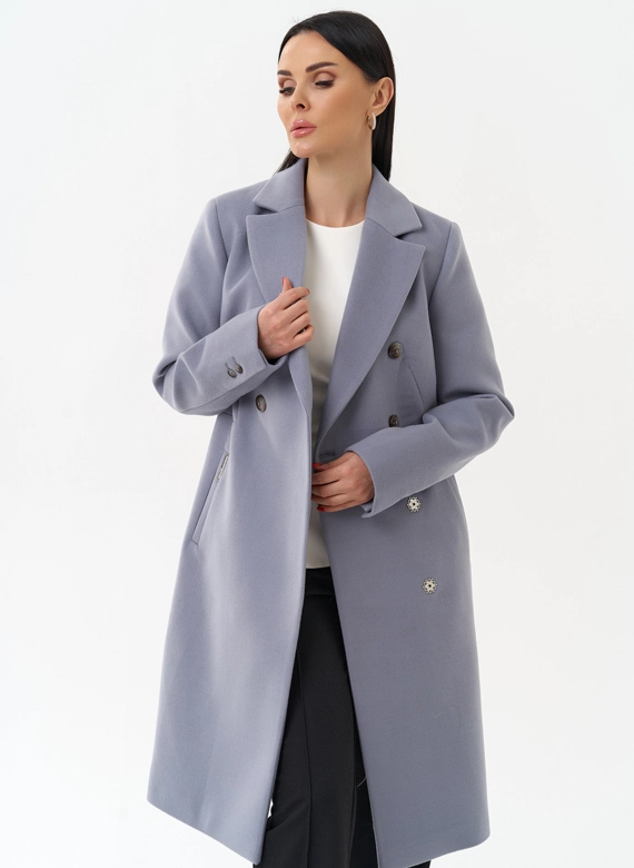 Женское двубортное пальто с поясом