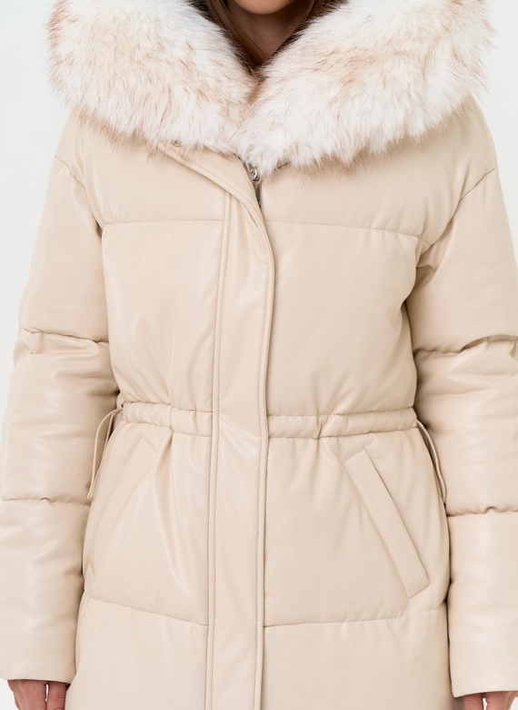 Женский пуховик из эко кожи с отделкой из эко меха